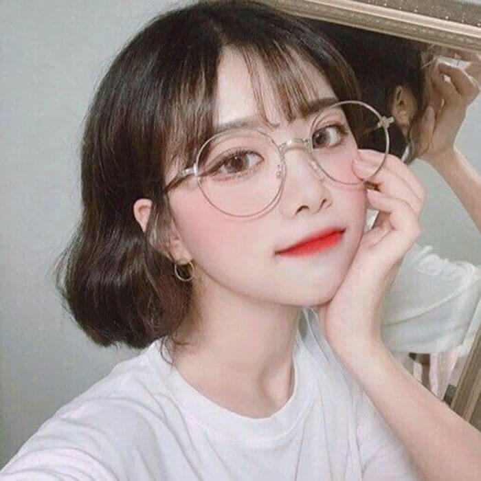 Gọng Kính Phù Hợp Khuôn Mặt Trái Xoan
